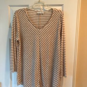 Kim Rogers brand size XLG lightweight top